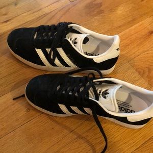 Suede Adidas sneakers! Size 8.5 , worn twice!